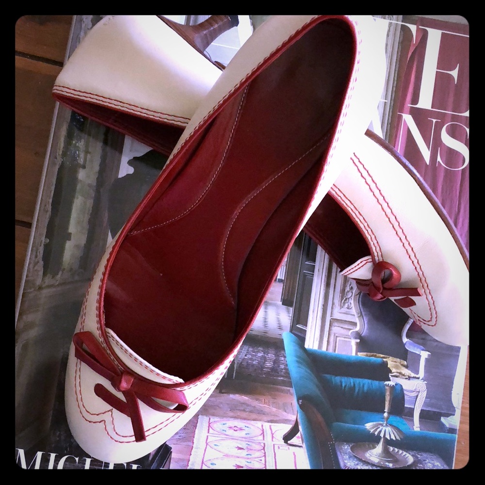 Cole Haan Melanie Pump in Ivory/Flame Leather